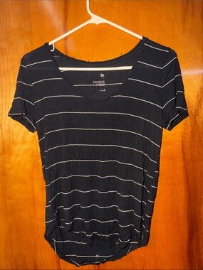 SO Black V-Neck Short Sleeve Striped Tee